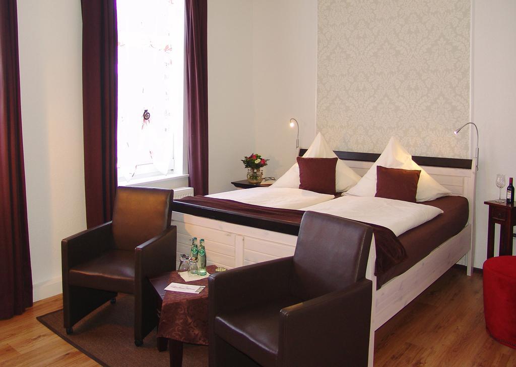 Hotel Garni Landhaus Uttum Krummhoern Exterior photo