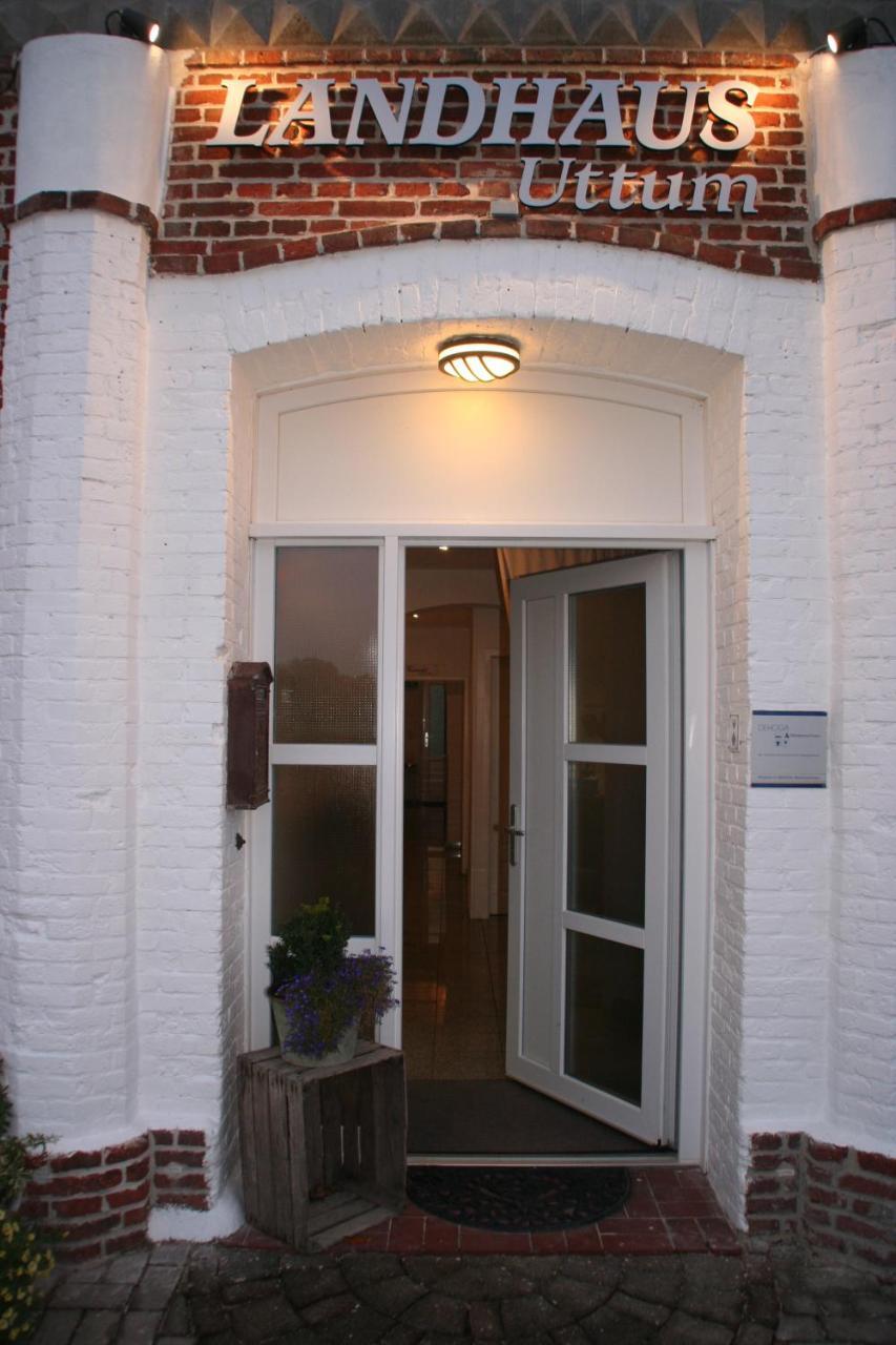 Hotel Garni Landhaus Uttum Krummhoern Exterior photo