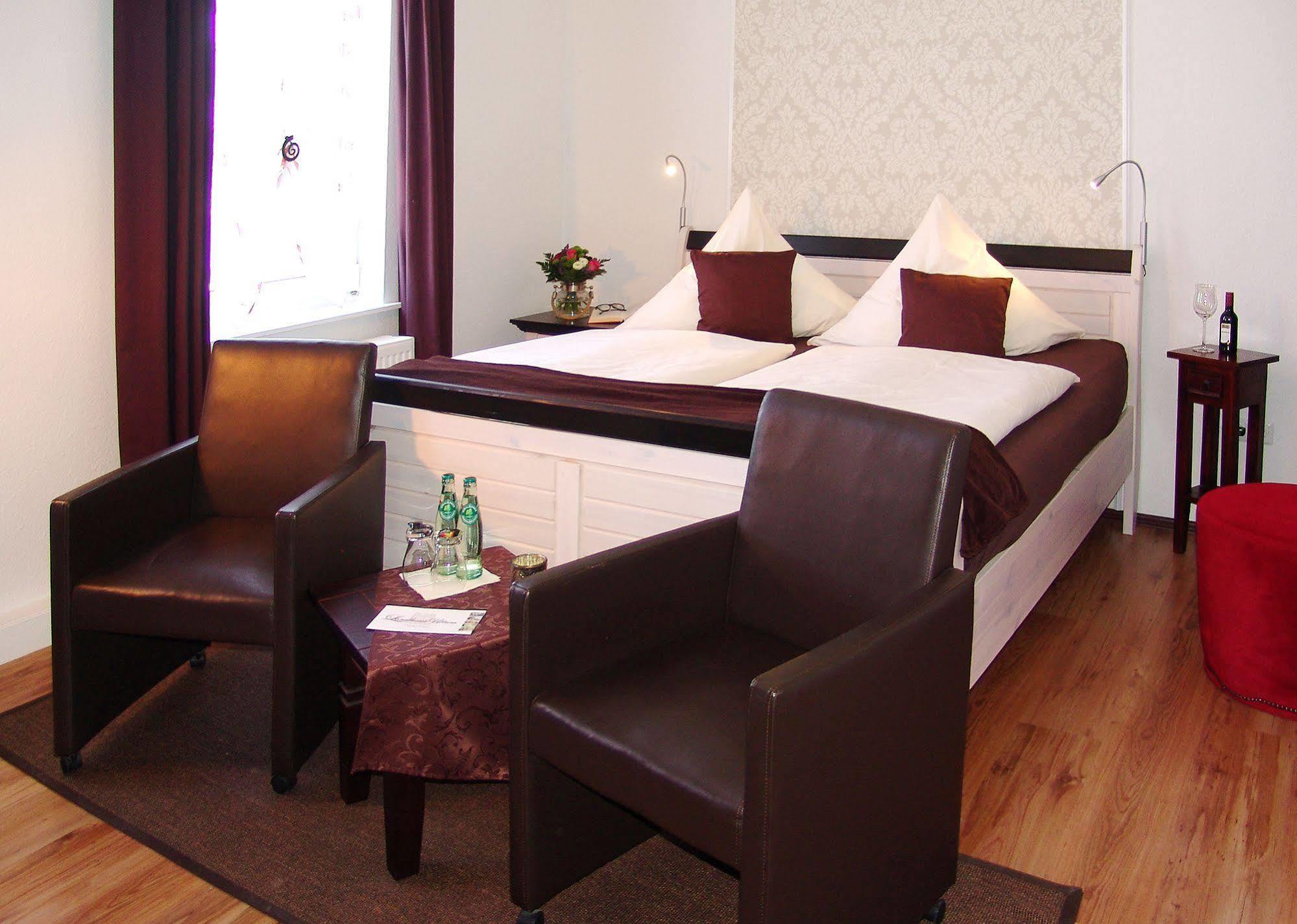 Hotel Garni Landhaus Uttum Krummhoern Exterior photo