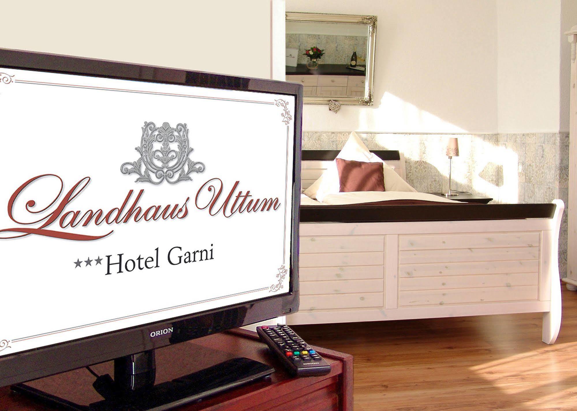 Hotel Garni Landhaus Uttum Krummhoern Exterior photo
